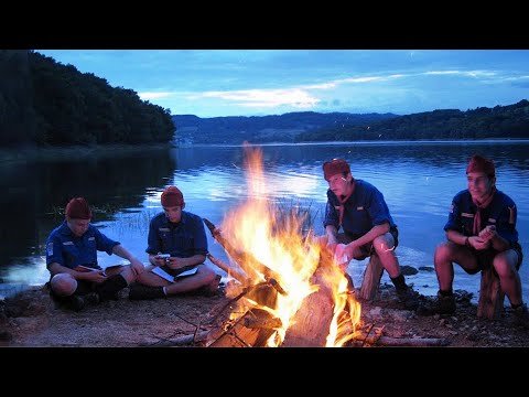 Vignette vidéo — défense du village d'enfants.